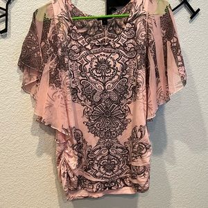 Causal/dressy blouse with loose fitting bat wing